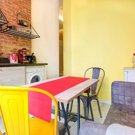The Red - Industrial Studio In The Center Of